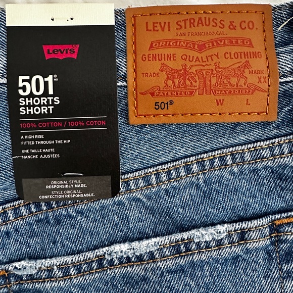NWT Levi’s 501 short shorts from Aritzia - Picture 4 of 5